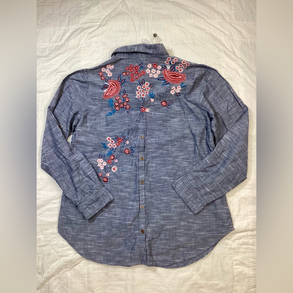New Sahalie Chambray Embroidered Flower Button Down Shirt Large